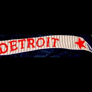 DETROIT SCARF